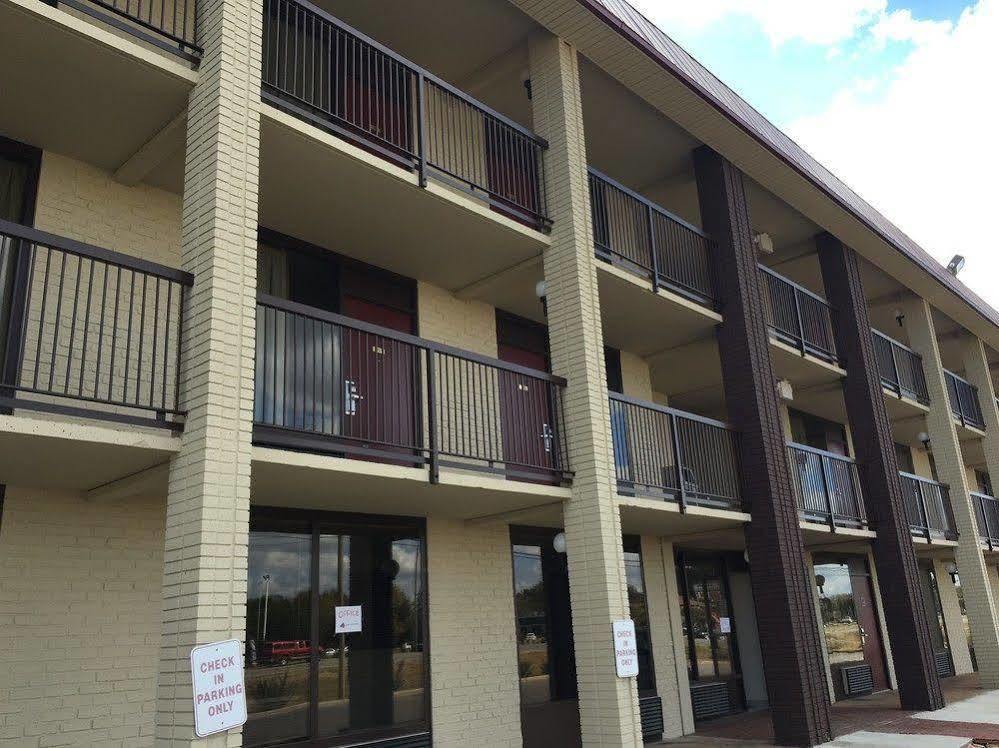 Red Roof Inn Plus+ Huntsville - Madison Exterior foto